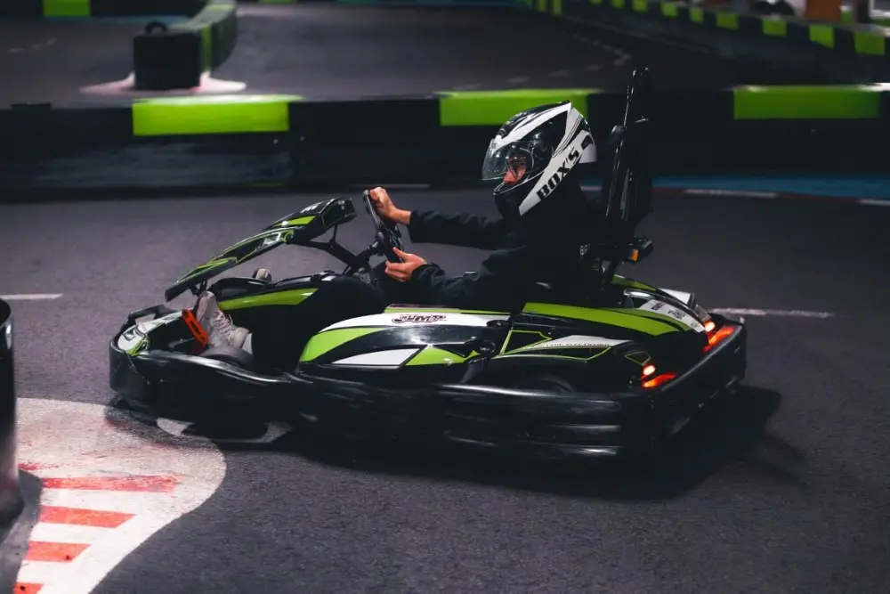 Indoor E-Karting and VR